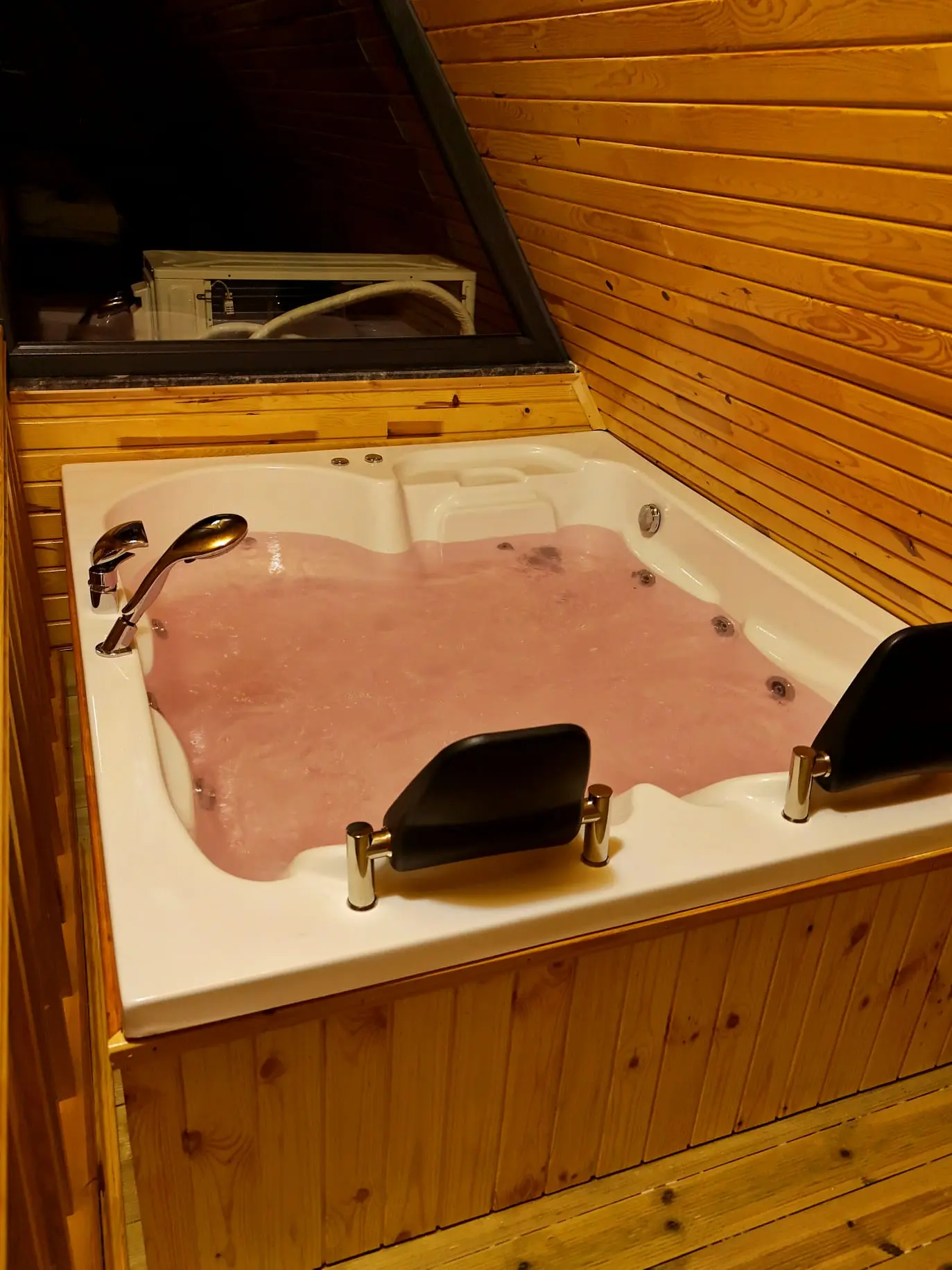 Deluxe Bungalov iç mekan görseli 3